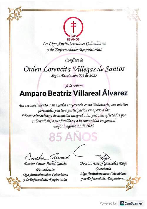 Orden Lorencita Villegas de Santos a Amparo Beatriz Villareal Álvarez