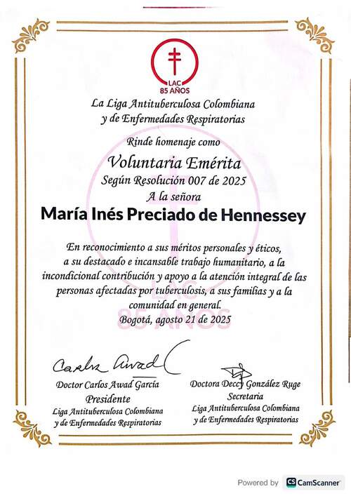 Reconocimiento Voluntaria Emérita a María Inés Preciado de Hennessey